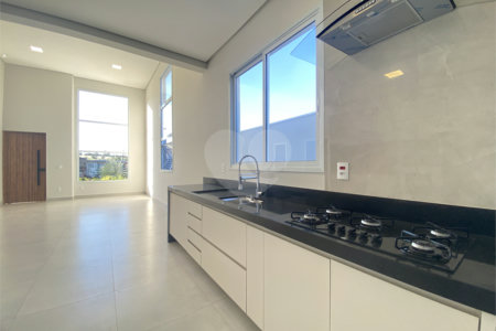 Casa à venda com 3 quartos, sendo 1 suíte, no condomínio Reserva Central Parque, Salto - SP