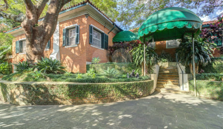 Casa à venda com 6 quartos, sendo 4 suítes,  em Guarapiranga, São Paulo, SP