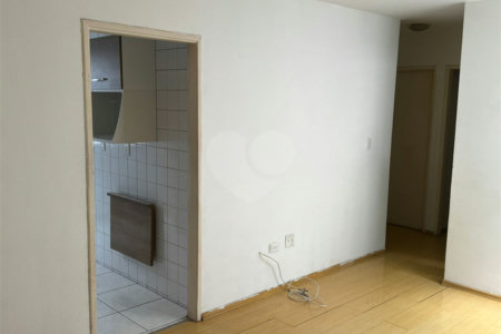 Casa à venda com 3 quartos, sendo 1 suíte, no condomínio Residencial Vera Lucia, Sorocaba - SP