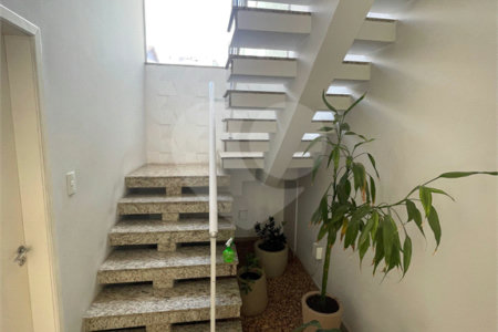 Casa à venda com 5 quartos, sendo 1 suíte, no condomínio Residencial Green Ville, Rio de Janeiro - RJ