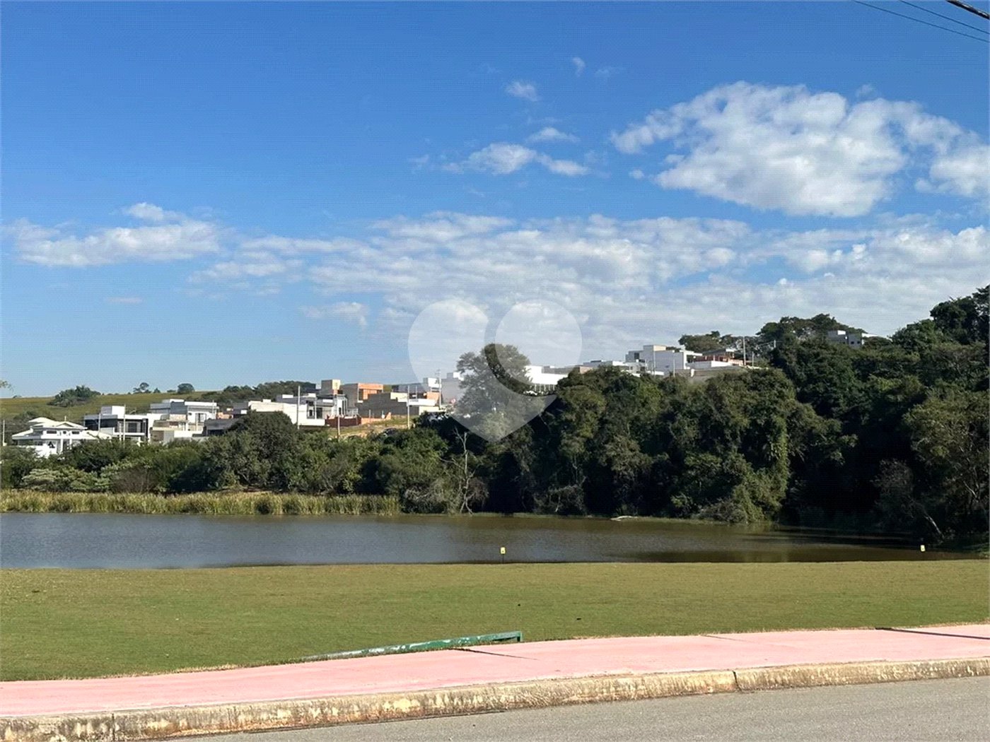 Terreno à venda no condomínio Helena Maria, Sorocaba - SP