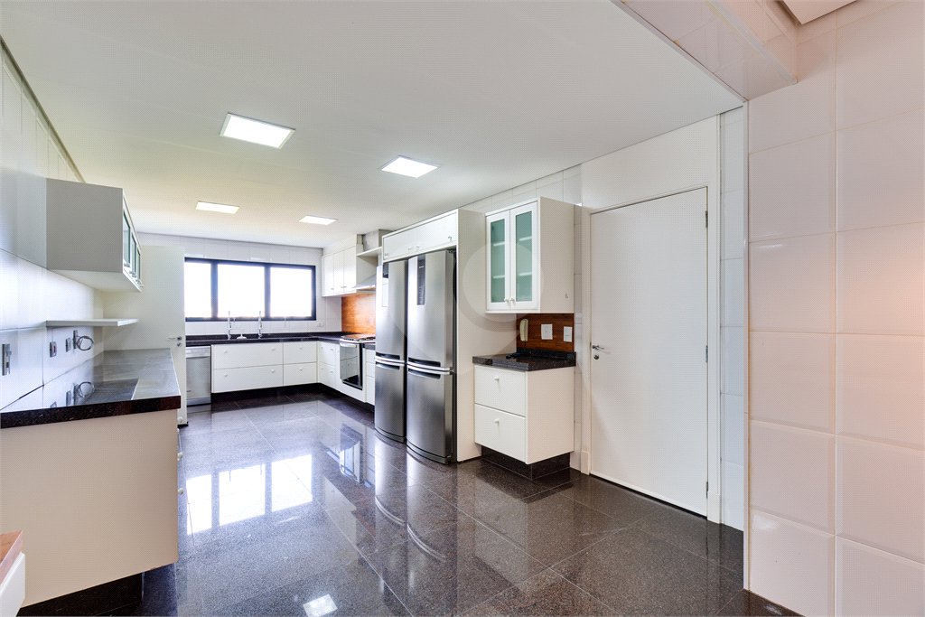 Apartamento para alugar com 4 suítes em Santo Amaro, São Paulo, SP