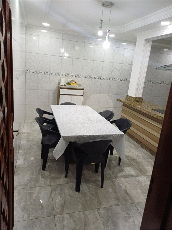 Sobrado à venda com 3 quartos em Calmon Viana, Poá, SP