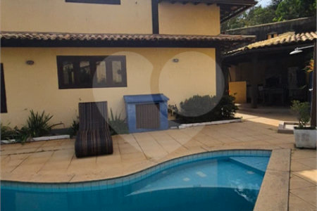 Casa à venda com 5 quartos, sendo 4 suítes,  em Geribá, Armação dos Búzios, RJ