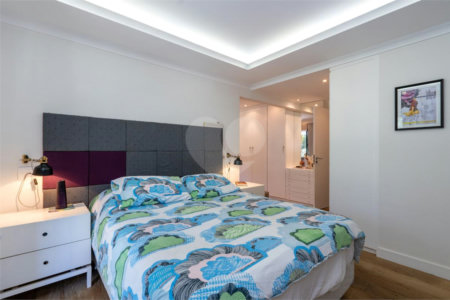 Apartamento à venda com 3 quartos, sendo 1 suíte, em Jardim Morumbi, São Paulo, SP
