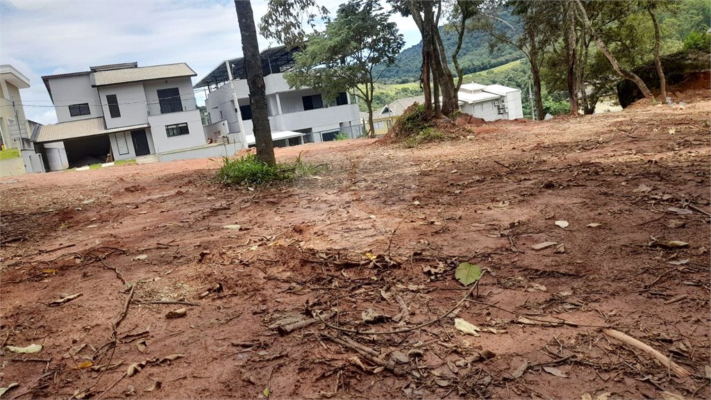 Terreno à venda no condomínio Itaguaçu da Cantareira, São Paulo - SP