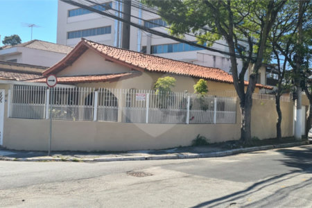 Casa Térrea à venda com 3 quartos, sendo 1 suíte, em Santo Amaro, São Paulo, SP