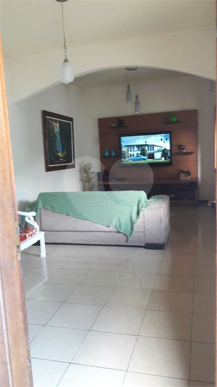 Casa à venda com 3 quartos, sendo 2 suítes, no condomínio Itatitara, Rio de Janeiro - RJ