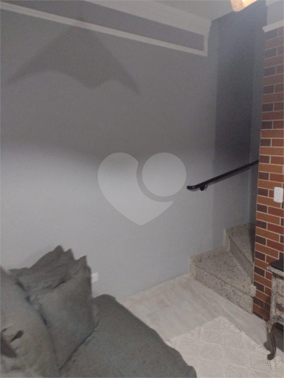 Sobrado à venda com 2 suítes em Vila Nivi, São Paulo, SP