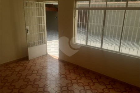 Sobrado à venda com 3 quartos em Vila Clarice, São Paulo, SP