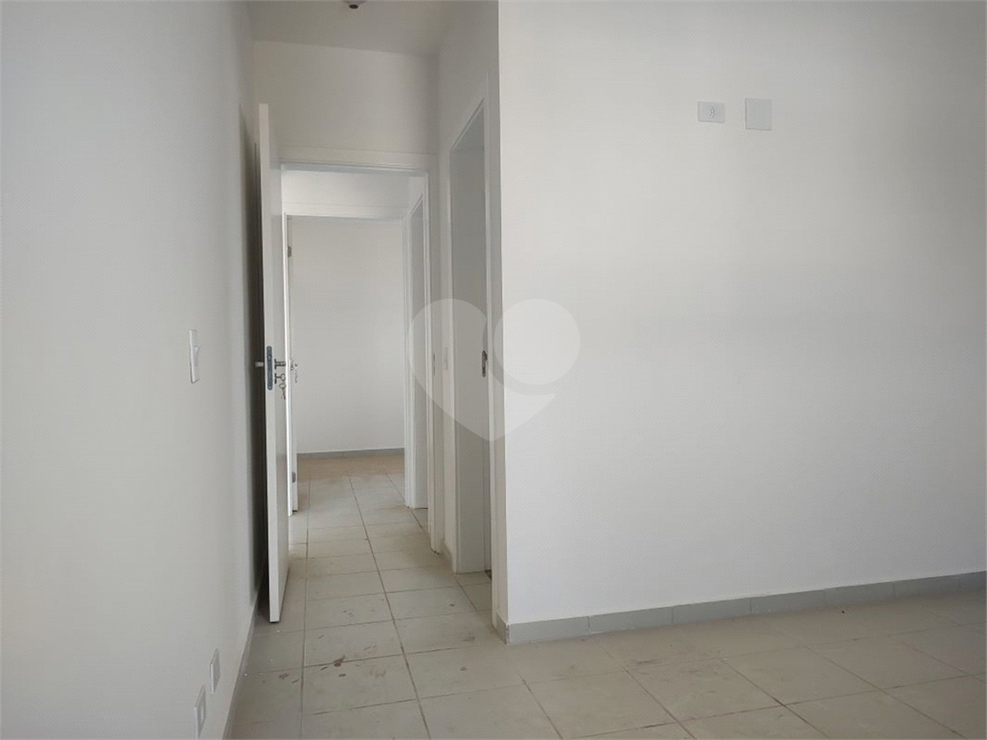 Apartamento para alugar com 2 quartos, sendo 1 suíte,  em Jardim das Palmeiras, Atibaia, SP