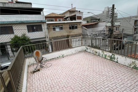 Sobrado à venda com 3 quartos em Vila Nivi, São Paulo, SP