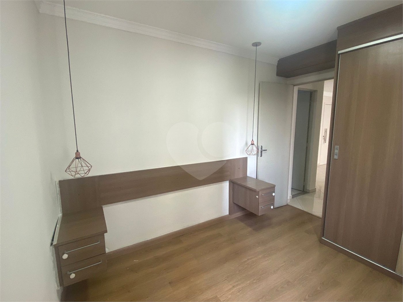 Apartamento à venda com 2 quartos, sendo 1 suíte, em Parque Maria Domitila, São Paulo, SP