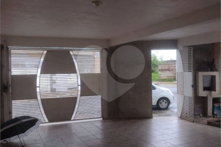 Casa à venda com 5 quartos, sendo 1 suíte, em Jardim Márcia, Suzano, SP