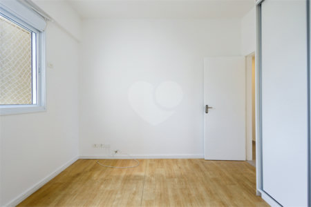 Apartamento à venda com 4 quartos, sendo 2 suítes,  em Indianópolis, São Paulo, SP