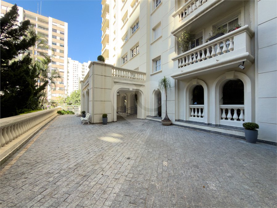 Apartamento à venda com 3 quartos, sendo 1 suíte,  em Vila Uberabinha, São Paulo, SP
