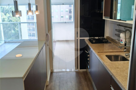 Apartamento à venda com 2 quartos, sendo 1 suíte,  em Vila Andrade, São Paulo, SP