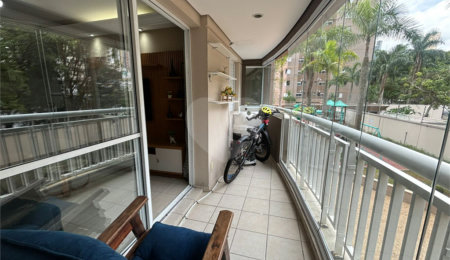Apartamento à venda com 3 quartos, sendo 1 suíte,  em Vila Andrade, São Paulo, SP