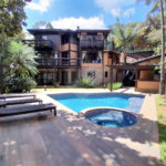 Casa à venda com 4 quartos, sendo 2 suítes, no condomínio Cantareira, Mairiporã - SP