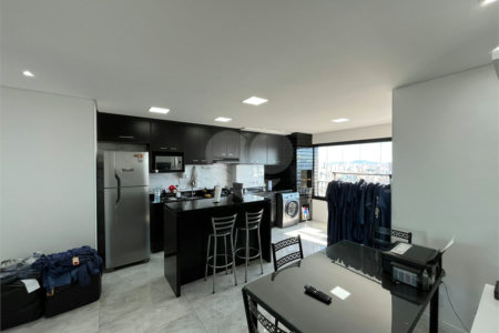 Apartamento no Brás repleto de lazer com 50 m² com 2 dormitórios e 1 vaga, Estuda Permuta