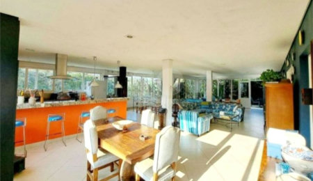 Casa à venda com 3 suítes no condomínio Vale da Santa Fé, Vinhedo - SP