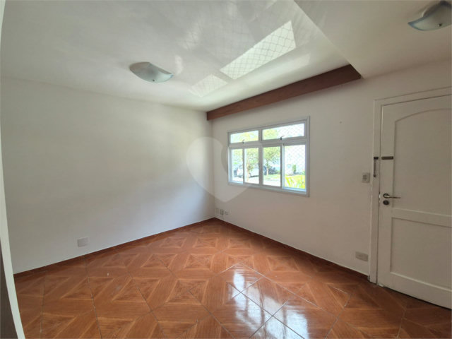 Casa à venda com 3 quartos, sendo 2 suítes,  no condomínio Quintas Marajoara, São Paulo - SP