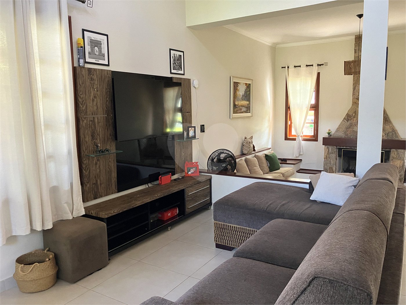 Casa à venda com 4 quartos, sendo 2 suítes, no condomínio Vivendas do Lago, Sorocaba - SP