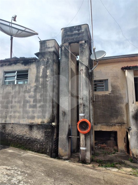 Casa à venda com 4 quartos, sendo 1 suíte, no Centro, Mairinque, SP