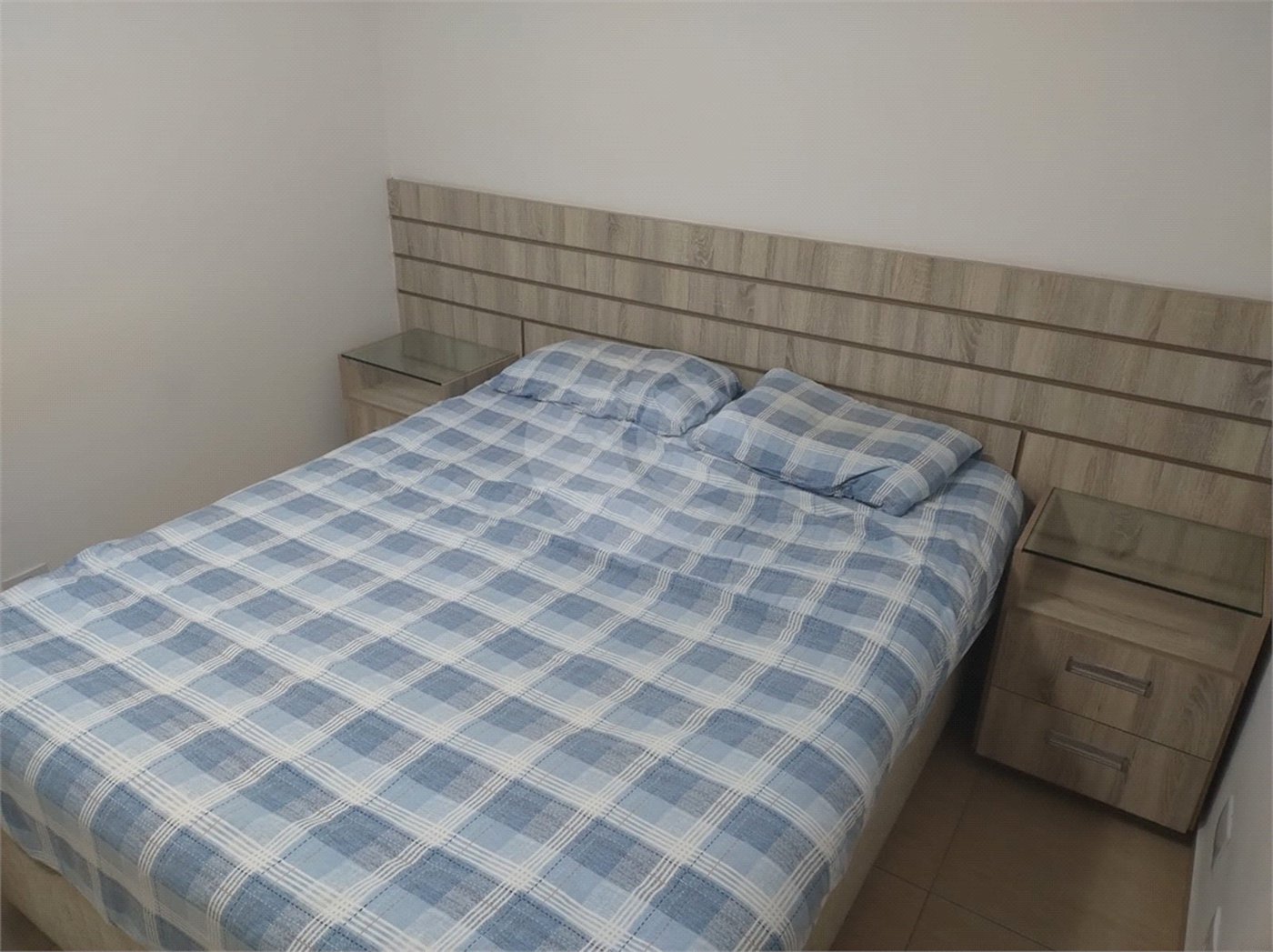 Casa à venda com 2 quartos, sendo 1 suíte, no condomínio Residencial Karen, São Paulo - SP