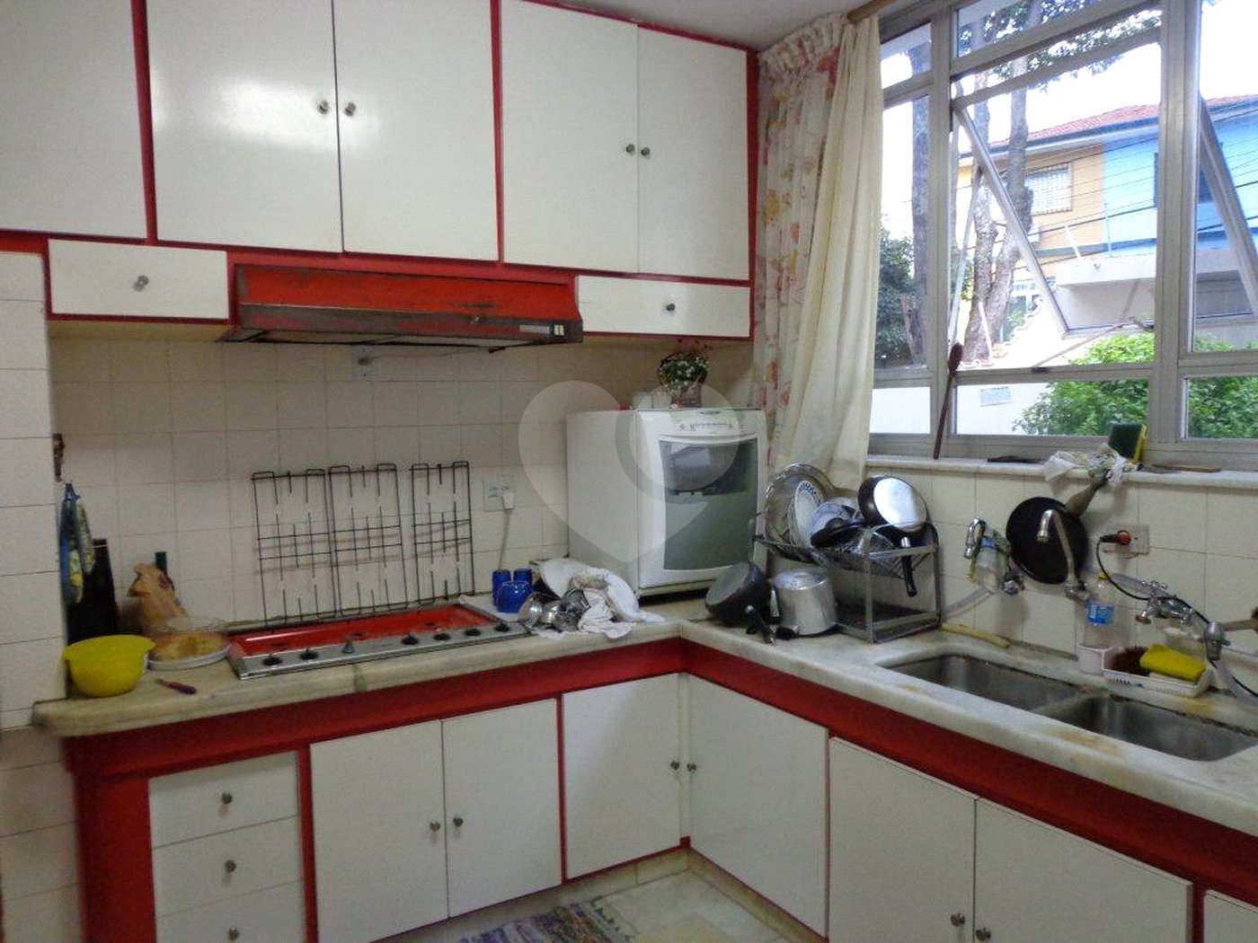 Casa à venda com 4 quartos, sendo 2 suítes,  em Jardim Bonfiglioli, São Paulo, SP