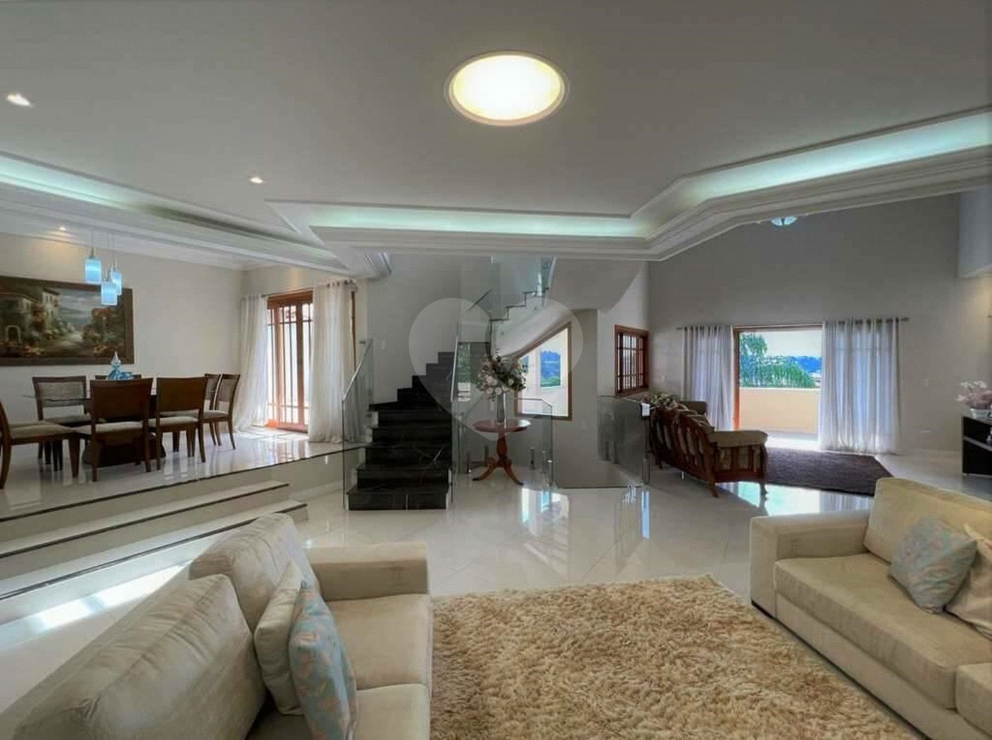 Casa à venda com 4 quartos, sendo 3 suítes, em Jardim Passárgada I, Cotia, SP
