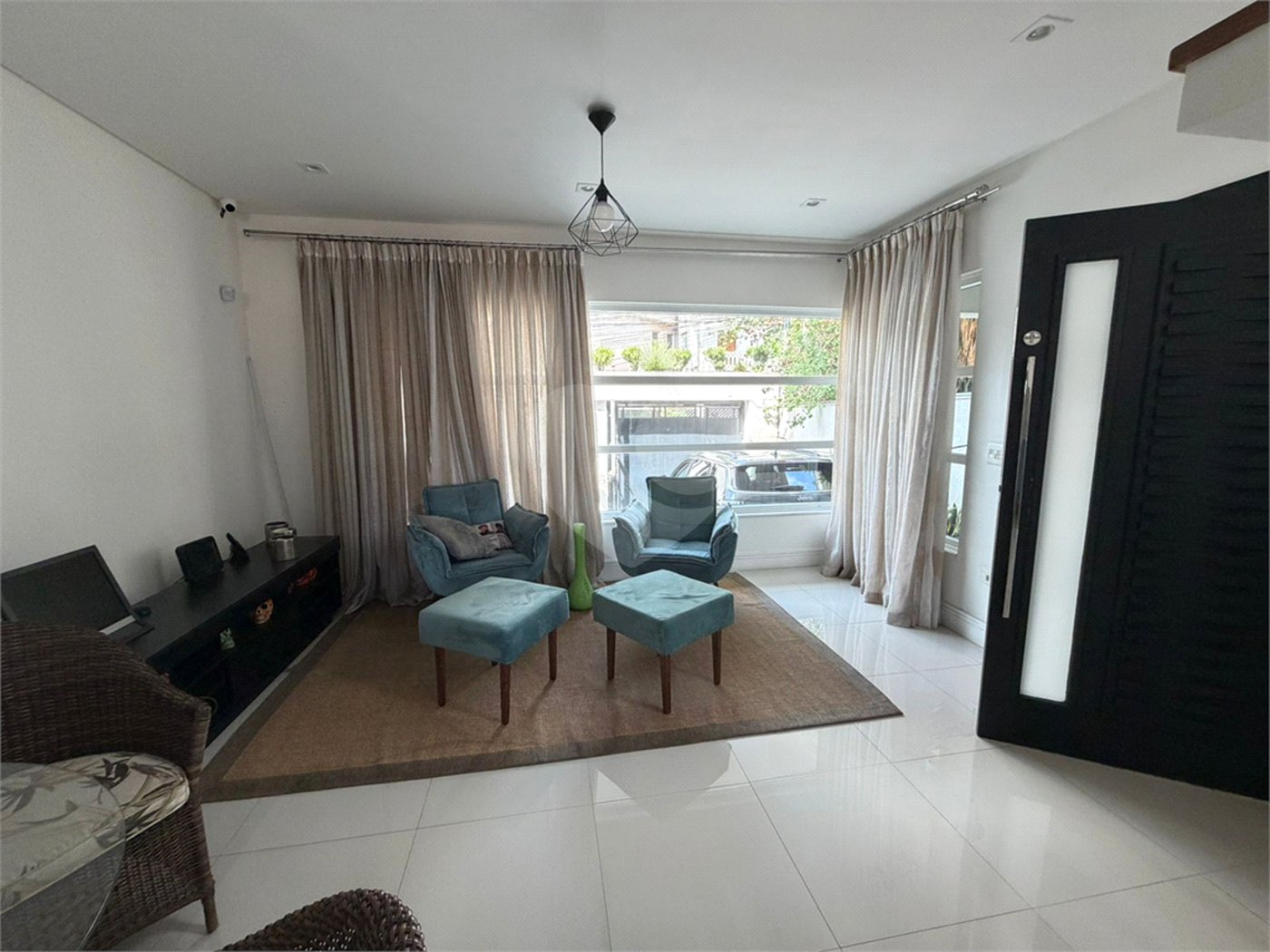 Casa à venda com 3 suítes em Vila Augusta, Guarulhos, SP