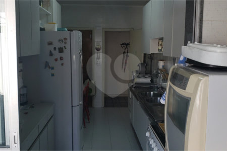 Apartamento à venda com 3 quartos, sendo 1 suíte, em Santa Cecília, São Paulo, SP