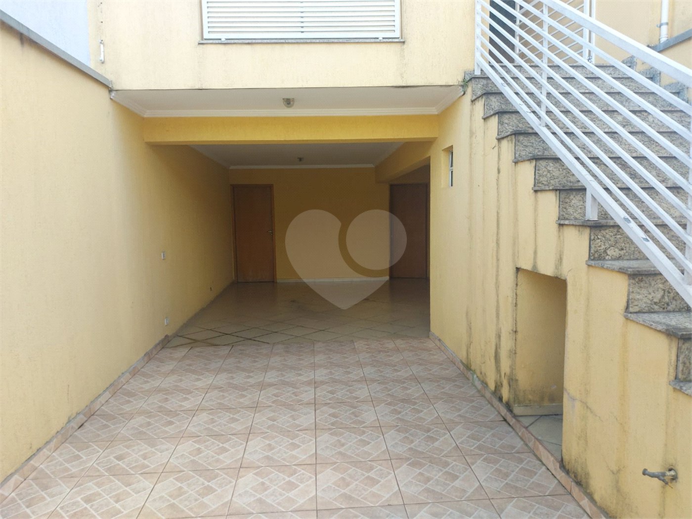 Sobrado à venda com 3 quartos, sendo 1 suíte, em Tremembé, São Paulo, SP