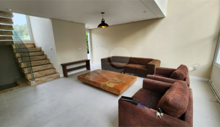Casa à venda com 5 quartos, sendo 2 suítes,  no condomínio Residencial Jardim Primavera, Louveira - SP
