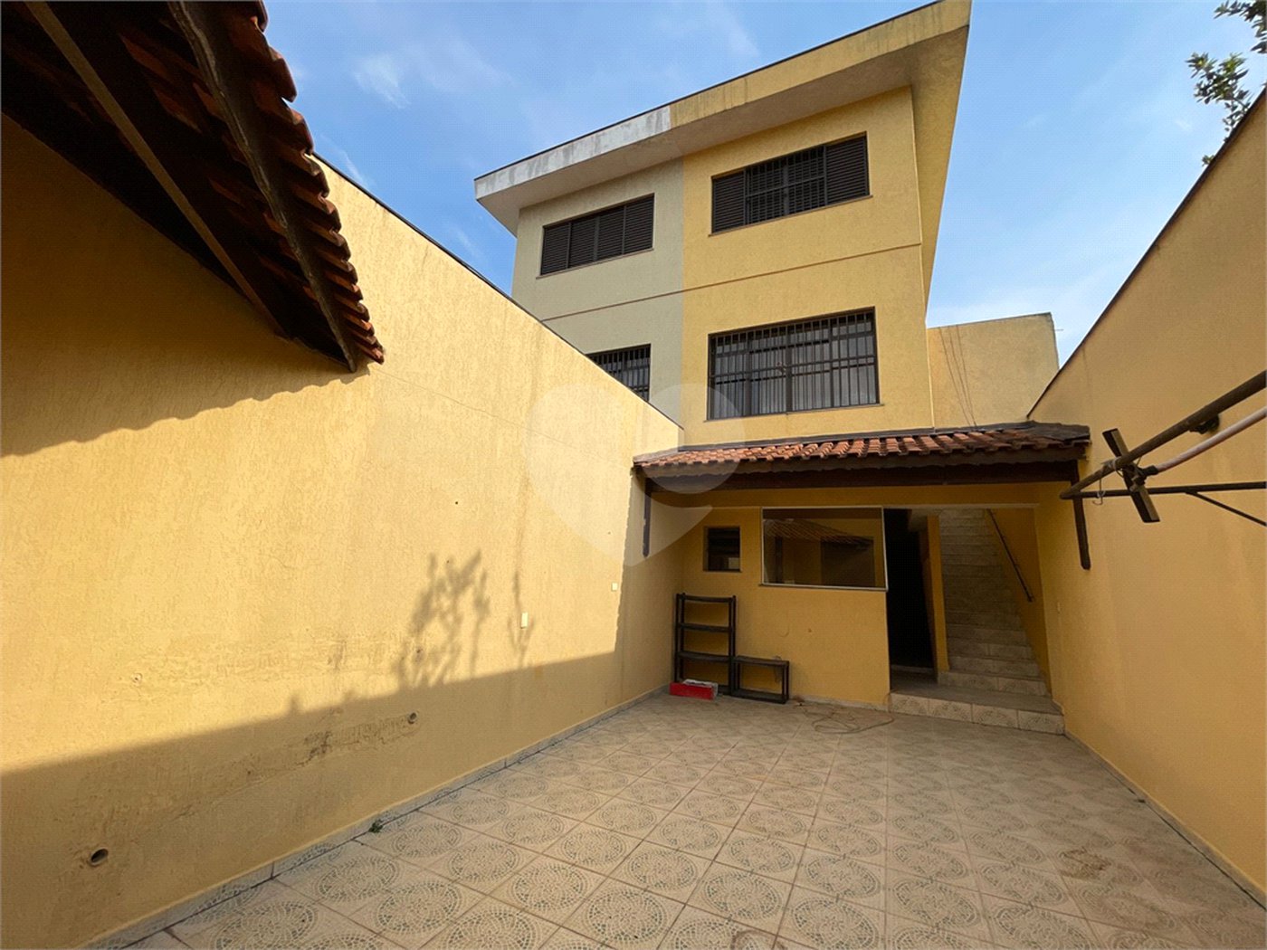 Sobrado à venda com 4 quartos, sendo 1 suíte, em Vila Nova Cachoeirinha, São Paulo, SP