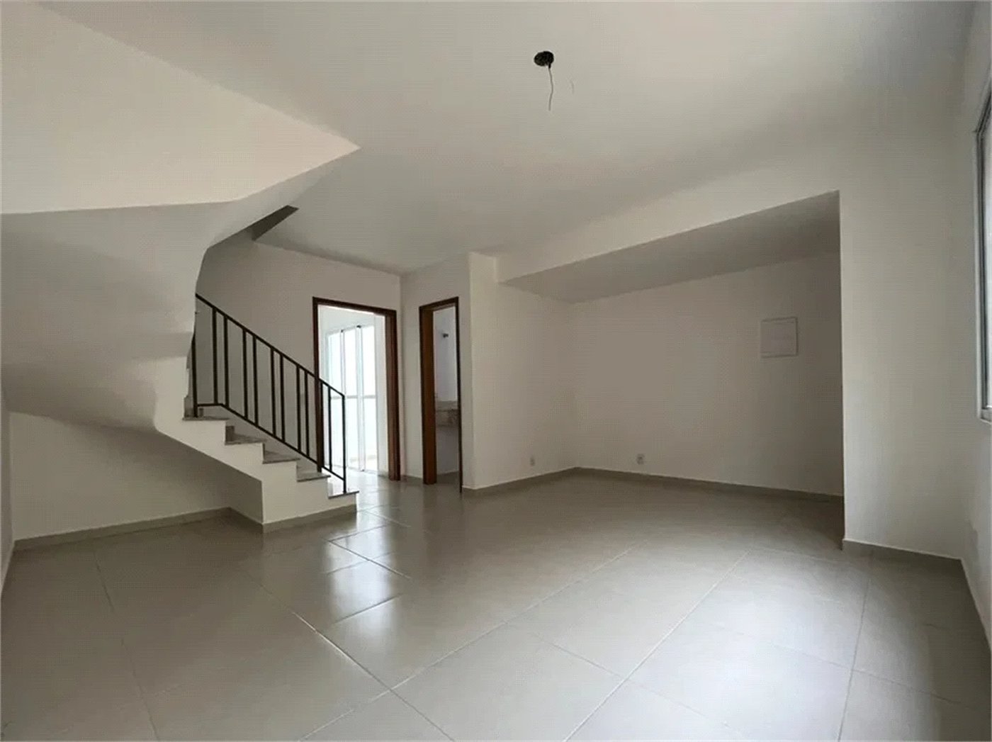 Casa à venda com 2 suítes no condomínio Residencial DI Luca, São Paulo - SP