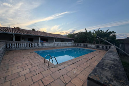 Casa Térrea à venda com 9 quartos, sendo 2 suítes, no condomínio Seranila, Monte Mor - SP