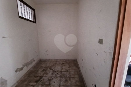 Casa à venda com 4 quartos, sendo 3 suítes, no condomínio Rancho Dirce, Sorocaba - SP