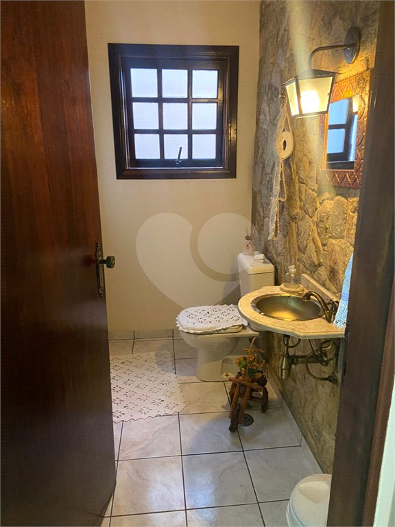 Sobrado à venda com 3 quartos, sendo 1 suíte,  em Vila Suissa, Mogi das Cruzes, SP