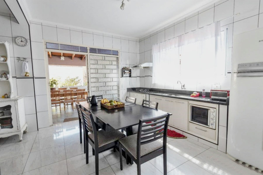 Sobrado à venda com 3 quartos, sendo 1 suíte, em Vila Nova Cachoeirinha, São Paulo, SP