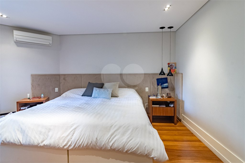 Apartamento à venda com 4 quartos, sendo 3 suítes, em Santa Cecília, São Paulo, SP