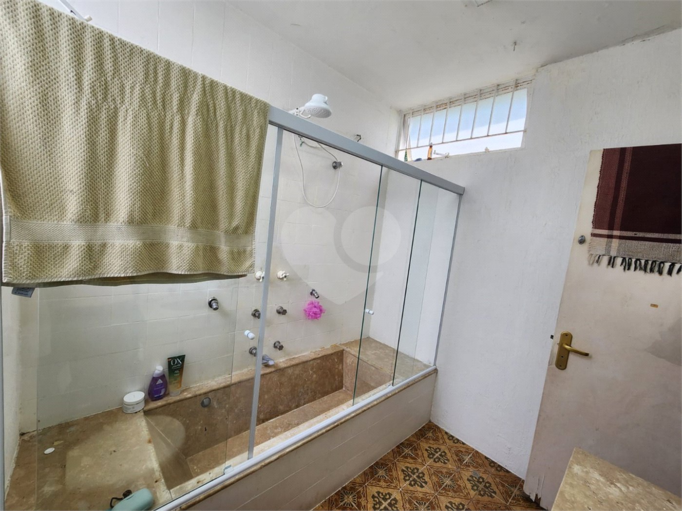 Sobrado à venda com 4 quartos, sendo 2 suítes, em Jardim Leonor, São Paulo, SP