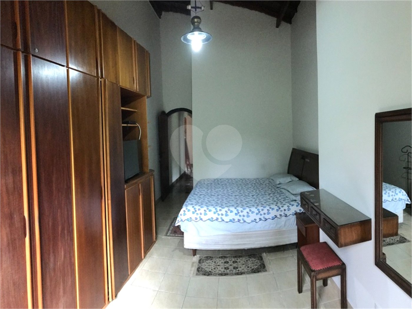 Casa à venda com 5 quartos, sendo 3 suítes, no condomínio Recanto das Flores, Indaiatuba - SP