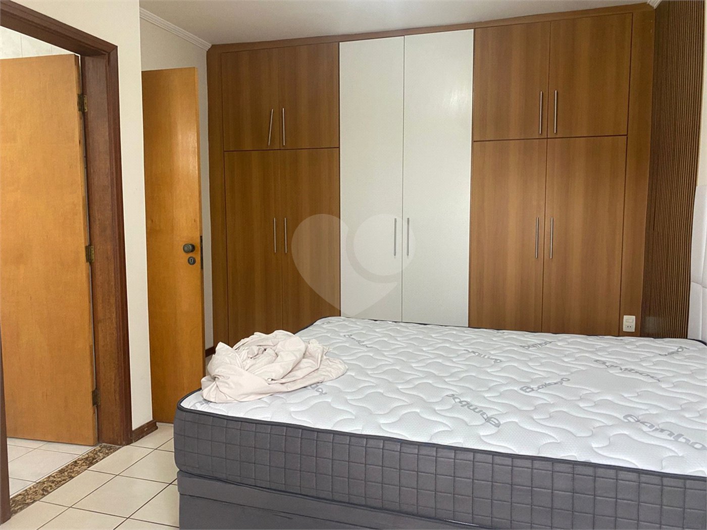 Apartamento à venda com 2 quartos, sendo 1 suíte, em Jardim Simus, Sorocaba, SP