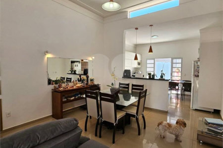 Casa à venda com 3 quartos, sendo 1 suíte, em Vila Nastri, Itapetininga, SP