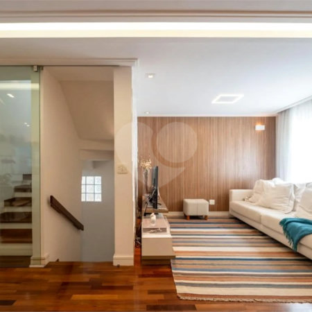 Casa à venda com 4 quartos, sendo 2 suítes, no condomínio Melbourne Residence, São Paulo - SP