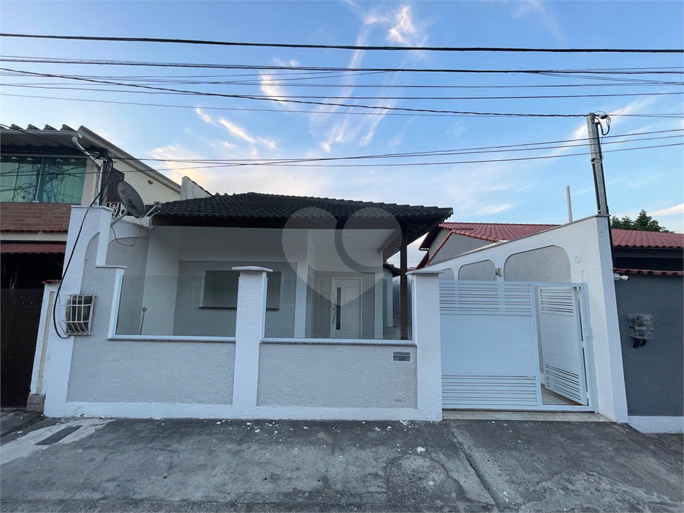 Casa à venda com 3 quartos, sendo 1 suíte, em Campo Grande, Rio de Janeiro, RJ