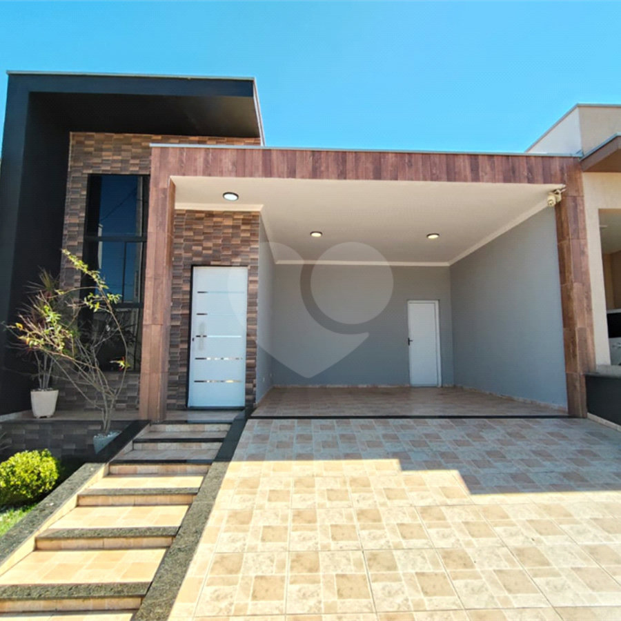 Casa à venda com 3 quartos no condomínio Residencial Lago dos Ipês, Itapetininga - SP