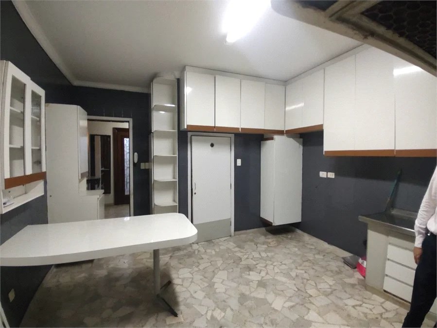 Sobrado à venda com 5 quartos, sendo 3 suítes, em Cidade Monções, São Paulo, SP